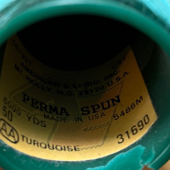 Bundle Of Yarn And Thread - Picture 7 of 16